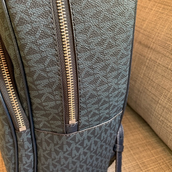 MICHAEL KORS LARGE ABBEY BACKPACK ADMIRAL BLUE - Picture 12 of 12